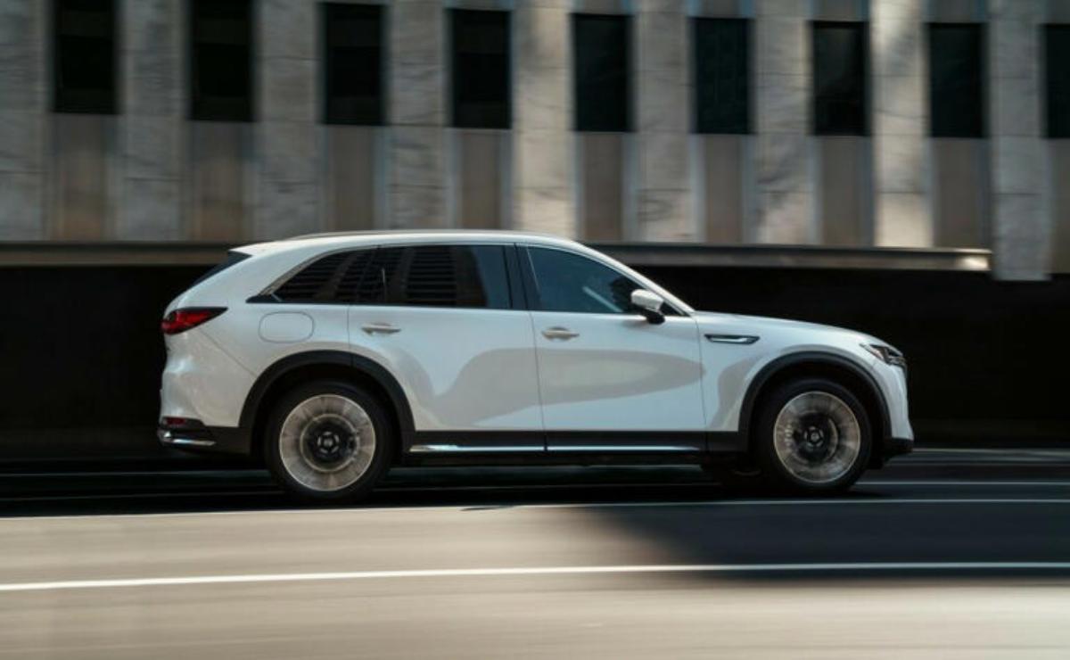 Mazda CX-90 con Frenos Chirriantes: Propietario Lleva su Coche al Concesionario Varias Veces y Demanda a la Marca.