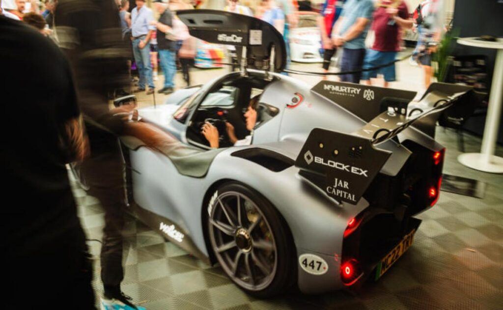 McMurtry Speirling: El coche eléctrico de 1,1 millones de dólares que acelera de 0 a 100 km/h en 1,38 segundos.