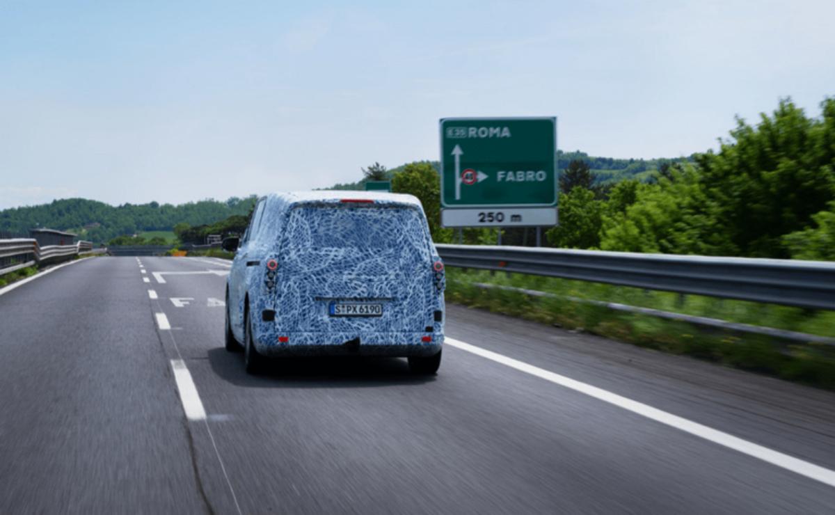 La nueva furgoneta eléctrica Mercedes VLE recorre 1.099 km con solo dos cargas rápidas: llega en 2026.