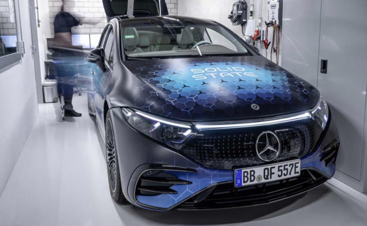 Mercedes Revoluciona la Industria Automotriz con la Batería de Estado Sólido: El Futuro de los Vehículos Eléctricos Está Aquí.