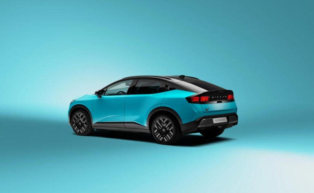 Nissan Leaf 2026: El coche eléctrico de referencia con estilo crossover y tecnología avanzada.