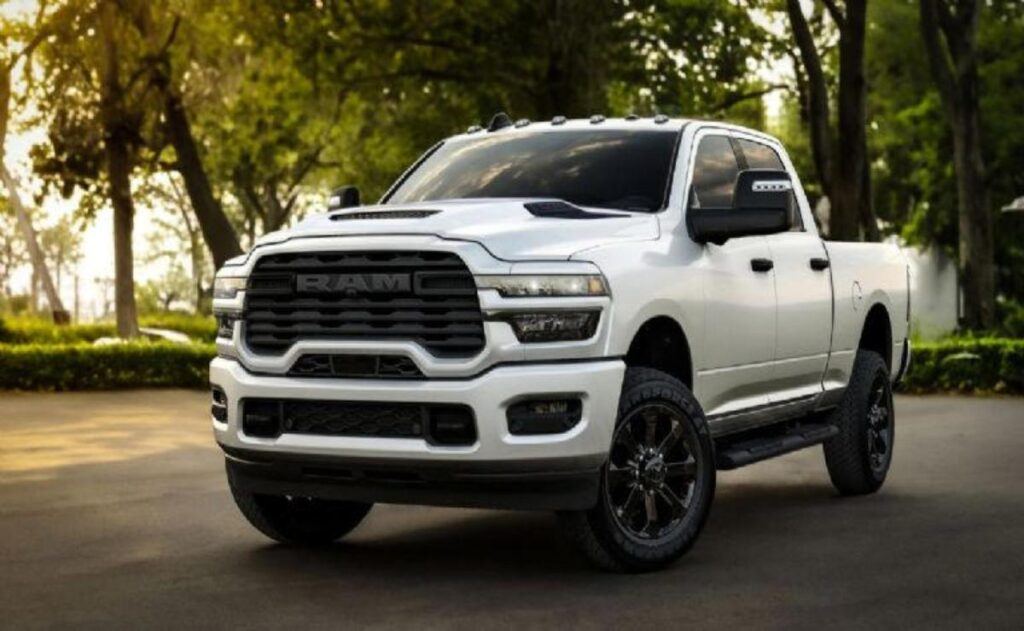 Ram lanza sus nuevas 2500 Black Express y Warlock 2026: potencia, estilo y músculo americano.