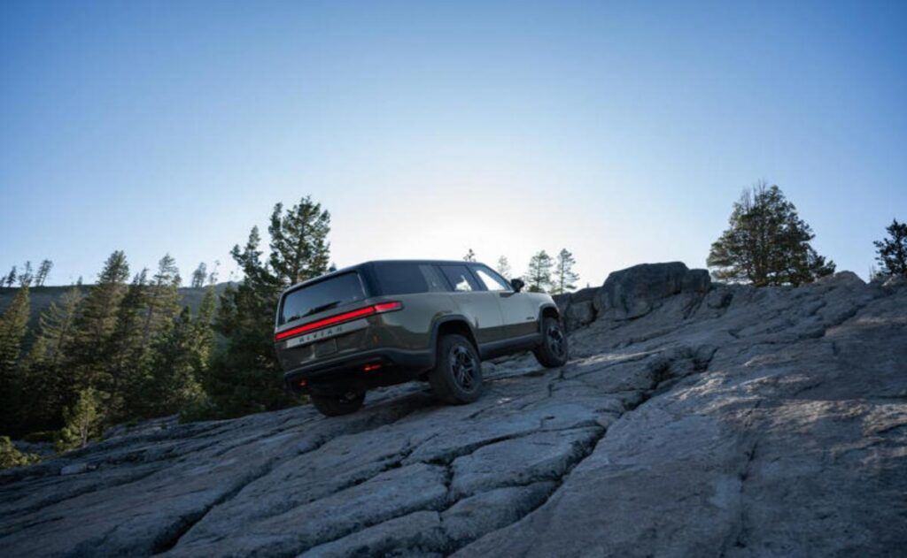 Rivian R1T y R1S 2026: La potencia eléctrica redefine el off-road con 4 motores.