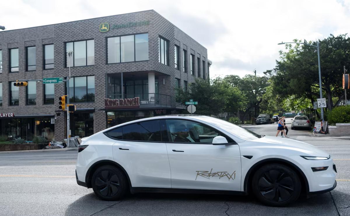 Tesla expande su robotaxi a California y Arizona: El futuro de los taxis autónomos.