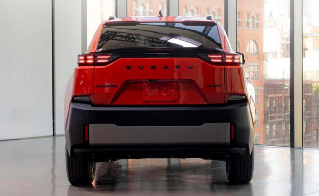 Primer vistazo al Subaru Uncharted 2026: El SUV eléctrico que marca la diferencia con Toyota C-HR.