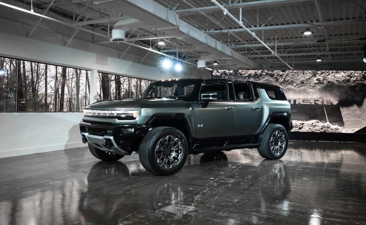 El GMC Hummer EV supera al Tesla Cybertruck en ventas: ¿Qué está pasando con la marca de Elon Musk?