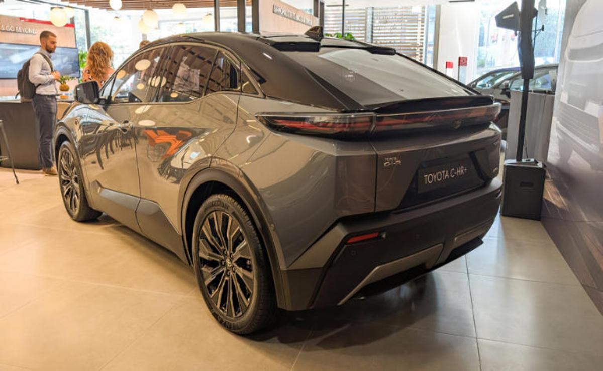 Toyota apuesta por el Urban Cruiser eléctrico: ¿Un guiño al Land Cruiser con raíces Suzuki?