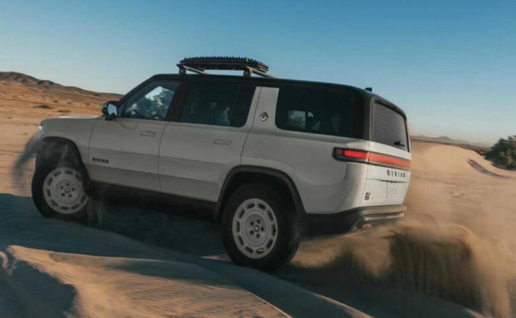 Volkswagen apostará todo a la plataforma Rivian R2 para sus futuros coches eléctricos.