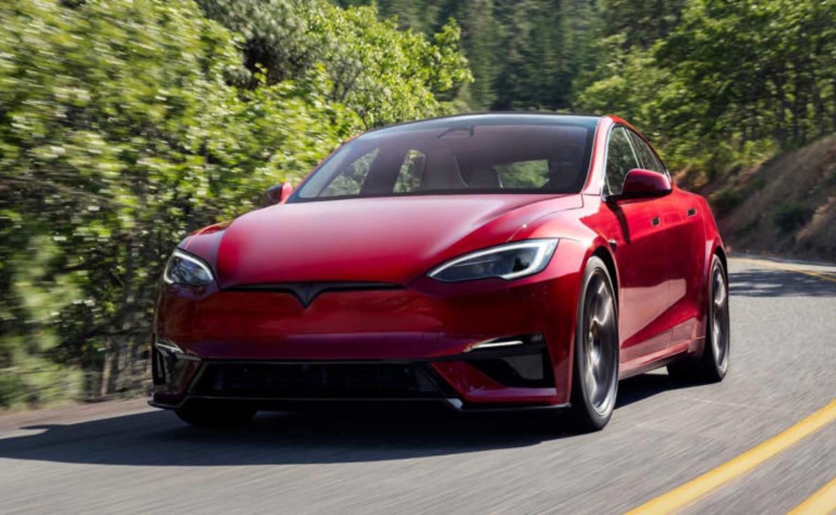 Tesla Model S Plaid: El primer hipercoche para conducción diaria que redefine el rendimiento.