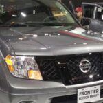 La Nissan Frontier es una de las opciones más recomendables para quienes buscan un camión que pueda resistir el paso del tiempo sin sacrificar su capacidad de trabajo. Modelos entre 2005 y 2019 son conocidos por su diseño robusto y su rendimiento confiable, tanto en calles urbanas como en terrenos difíciles. Con un rango de precios entre $8,000 y $18,000, este camión ofrece una excelente relación calidad-precio, siendo una opción ideal para conductores que necesitan un camión económico que no decepcione. Su resistencia a las condiciones extremas es uno de los puntos fuertes que la han mantenido como favorita entre los compradores.
