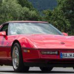El Chevrolet C4 Corvette modernizó la línea Corvette, llevando a Estados Unidos al terreno de los deportivos contemporáneos. La versión ZR1 destacó por su V8 diseñado por Lotus, con hasta 405 caballos. Más ligero y ágil que el C3, el C4 sigue siendo un pilar histórico que merece mayor reconocimiento.