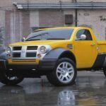 Presentado en el Salón Internacional del Automóvil de Norteamérica en 2002, el Dodge M80 era un concepto que evocaba las camionetas de las décadas de 1930 y 1940. Inspirado en el diseño de las pickup clásicas, el M80 contaba con un interior robusto y duradero, lo que lo convertía en una especie de híbrido entre un vehículo todoterreno y una camioneta vintage. Impulsado por un motor V6 de 210 caballos de fuerza y una transmisión manual de 5 velocidades, el M80 prometía ofrecer una experiencia de conducción potente y resistente, ideal para quienes buscan un vehículo práctico y de carácter. Sin embargo, a pesar de su atractivo, nunca pasó del estado conceptual.