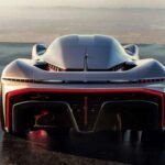 El corazón del California Corvette Concept 2025 es un motor V8 biturbo de última generación, con una potencia de más de 800 caballos de fuerza. Este motor ha sido diseñado para ofrecer un rendimiento excepcional en todas las condiciones, desde las carreteras más exigentes hasta las pistas de carreras. Combinado con una transmisión de doble embrague de 8 velocidades y un sistema de tracción total disponible, el rendimiento de este Corvette se sitúa a la altura de los mejores superdeportivos del mundo.