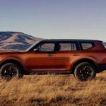 Scout Motors, el renacimiento de la histórica marca americana International Harvester, respaldada por Volkswagen, presenta el Traveler, un SUV eléctrico que rivaliza con el Land Rover Defender. Fabricado sobre una plataforma de carrocería sobre bastidor y equipado con eléctricos de 800 V, promete robustez y rendimiento superior. Entrará en producción en 2027.