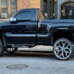 El GMC Sierra, gemelo del Chevrolet Silverado, ha sufrido en los años 2015 y 2016 problemas de sacudidas y tirones en la transmisión automática. Estos fallos, documentados en boletines técnicos de la propia marca, pueden afectar a la experiencia de conducción y reducir la vida útil del sistema. Antes de comprar uno de estos modelos, conviene confirmar si ha recibido actualizaciones o reparaciones oficiales.