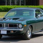 Aunque no es completamente anónimo, el Buick GNX nunca recibió un nombre en la categoría de los muscle cars más reconocidos. Este modelo fue una versión mejorada y más potente del Buick Grand National. Con un motor V6 turboalimentado que producía 276 caballos de fuerza, el GNX fue un coche con gran desempeño y estilo. A pesar de ser una bestia en la carretera, no recibió el mismo reconocimiento que los muscle cars con nombres más llamativos. Hoy en día, el GNX es un coche de culto, con muchos entusiastas considerándolo uno de los mejores muscle cars jamás fabricados.