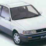 Basado en el Mazda Familia (o 323 en mercados internacionales), el Etude apareció en 1987 con un diseño peculiar que Mazda denominó Terraceback gracias a su gran cristal trasero. Se vendió únicamente en Japón y durante solo tres años, lastrado por un precio demasiado alto y una propuesta mecánica sin ventajas frente al Familia estándar. Competía con coupés como el Honda Prelude y el Nissan Silvia, pero sin el atractivo estético o las prestaciones para plantarles cara.