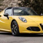 El Alfa Romeo 8C Spider fue un intento del fabricante italiano de regresar al mercado estadounidense tras su salida en 1995. Sin embargo, el modelo convertible del 8C fue prohibido en EE. UU. porque no cumplía con las estrictas normativas de seguridad de la NHTSA. Aunque solo se produjeron 500 unidades de la versión Competizione (la versión coupé) y solo 100 llegaron a EE. UU., la versión Spider fue inicialmente rechazada. En 2016, la NHTSA permitió finalmente la importación de este modelo después de que confirmaran que el Spider era 