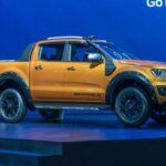 En mercados como Europa y Australia, Ford ofrece la Ranger Wildtrak X, una versión más extrema que la Wildtrak convencional, pero por debajo de la Raptor. Equipada con suspensión Bilstein y un motor diésel biturbo de 2.0 litros, es una pick-up con ADN aventurero. Incluye modos de conducción especializados como Trail Control y Rock Crawl, lo que la hace perfecta para superar terrenos complicados sin esfuerzo.