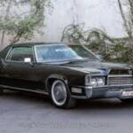 El mítico Cadillac Eldorado de los años 70, aquel enorme “land yacht” de lujo americano, está quedando rezagado frente a la preferencia actual por coches más compactos y deportivos. El elevado consumo, el coste de almacenaje y su tamaño mastodóntico hacen que cada vez menos compradores se interesen por él. Aun así, sigue siendo un icono de estilo y lujo de otra época, aunque ya no atrae a tantos postores en subastas.