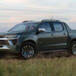 Chevrolet comparte puesto con Cadillac al registrar también 169 problemas por cada 100 vehículos, pero se diferencia en su menor coste de mantenimiento: unos 9.662 dólares en 10 años. Modelos como el Traverse o el Malibu han demostrado una capacidad de evolución constante, convirtiendo a Chevy en una apuesta sólida para quienes buscan fiabilidad en un rango de precios más accesible.