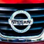 Con un precio de $41,500, el Nissan Ariya 2025 combina diseño moderno con un interior lujoso. Dependiendo del acabado, puede alcanzar hasta 304 millas de autonomía, ofreciendo un viaje silencioso y espacioso. Aunque no cuenta con conducción de un solo pedal y su carga es más lenta que la competencia, sigue siendo una excelente opción para quienes buscan comodidad y tecnología.