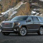Los SUV grandes como el Chevy Tahoe y el GMC Yukon son populares por su tamaño y espacio, pero pueden ser problemáticos en términos de mantenimiento. Uno de los problemas más comunes es el fallo de componentes electrónicos, lo que puede llevar a una factura costosa de piezas nuevas. Además, se han reportado fallos en la transmisión y problemas con el control del clima. Si buscas algo fácil de mantener y con menos costos a largo plazo, estos modelos no son los más recomendados.