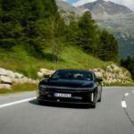 Fundada en 2007, Lucid Motors comenzó su andadura como fabricante de baterías, pero rápidamente se consolidó como una de las principales marcas de vehículos eléctricos de lujo. Su modelo más reciente, el Air Grand Touring, ha dejado claro que Lucid está preparada para competir de tú a tú con gigantes como Tesla. Este récord es solo uno de los muchos avances que Lucid ha logrado gracias a su colaboración con Samsung SDI.
