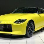 Aunque Nissan tiene una presencia global más sólida que las marcas anteriores, sus problemas financieros son preocupantes. La firma japonesa registró pérdidas netas de 4.500 millones de dólares en 2024, anunció 20.000 despidos y el cierre de su primera planta internacional de aquí a 2027. Además, modelos clave como el Altima y el Versa dejarán de producirse este año, lo que agrava la incertidumbre.