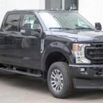 El diésel continúa en el punto de mira. El Volkswagen Passat (2021) y la Ford F-250 (2020) se encuentran entre los vehículos que han fracasado en estas pruebas, al registrar altos niveles de óxidos de nitrógeno (NOx). Estos compuestos son especialmente dañinos para la salud, lo que ha acelerado la caída del diésel en Europa y otros mercados.