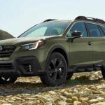 Aunque muchos lo clasifican como crossover, el Subaru Outback merece estar en esta lista gracias a su legendario sistema de tracción integral Symmetrical AWD. Ofrece gran seguridad en condiciones climáticas adversas, un interior espacioso y un enfoque más aventurero que otros competidores. Es ideal para quienes buscan un SUV versátil, capaz y con un precio ajustado.