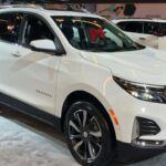 El Chevrolet Equinox ofrece una conducción suave y estable, con una suspensión que prioriza el confort y una cabina bien aislada del ruido exterior. Se trata de un SUV compacto con un interior práctico y de fácil uso, equipado con sistemas de seguridad y tecnología de última generación. Su excelente relación calidad-precio lo convierte en una de las opciones más interesantes para quienes buscan un SUV fiable sin superar el presupuesto.