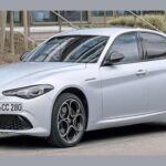 El Alfa Romeo Giulia Quadrifoglio es uno de los sedanes más apasionantes que existen. Con un motor V6 biturbo y una aceleración impresionante, este coche ofrece un rendimiento que rivaliza con muchos deportivos de gama alta. Su manejo preciso y la suspensión adaptativa permiten que se comporte con la misma soltura en la ciudad que en un circuito de carreras. Lo que realmente lo hace destacar, además de su increíble dinámica, es su estética italiana, que añade elegancia a la experiencia de conducción. El Giulia Quadrifoglio es perfecto para quienes buscan un sedán de lujo que no renuncie al rendimiento.