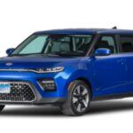 El Kia Soul ofrece una propuesta única al combinar las características de un hatchback y un SUV. Con un precio de transacción promedio de $23,901, es una opción económica para quienes desean algo un poco diferente. El modelo S 2025 incluye un motor de 2.0 litros, lo que le da una buena potencia sin ser un vehículo de alto consumo de combustible. Además, el Soul ofrece una gran cantidad de características tecnológicas y de seguridad, lo que lo convierte en una opción atractiva para compradores que buscan más de lo que ofrece un coche económico convencional.