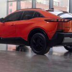 El Subaru Uncharted, basado en el Toyota C-HR+, será rival de modelos como Ford Capri, Cupra Tavascan y Kia EV6. Destaca por su robustez característica y su agilidad dinámica. Con una autonomía de hasta 585 km, busca combinar practicidad y eficiencia, ofreciendo un precio inicial por debajo de 50.000 euros y lanzamiento en Reino Unido a principios del próximo año.
