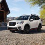 Los Subaru, conocidos por su tracción total y espíritu aventurero, también se cuelan en la lista. El 4,1% de sus vehículos permanecen con su dueño original tras 15 años, un 1,1x por encima de la media. Sus motores bóxer y su enfoque en la seguridad han conquistado a conductores que priorizan robustez y confianza, especialmente en climas exigentes.