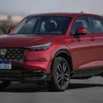 El Honda HRV se centra en la versatilidad familiar. Con un interior sorprendentemente espacioso, numerosos compartimentos de almacenamiento y una reputación de fiabilidad, este SUV es perfecto para quienes necesitan espacio, tecnología y eficiencia de combustible en un solo paquete.