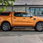 La Nissan Frontier, aunque menos famosa, es una excelente opción económica. Los modelos desde 2015 destacan por su durabilidad y capacidad off-road, ofreciendo un enfoque funcional sin complicaciones. Su diseño sencillo y probado asegura que sea un camión fiable durante muchos años, ideal para quienes buscan un vehículo de trabajo sin gastar de más.