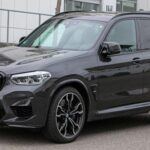 El BMW X3 2021 ha sido reportado por generar ruidos metálicos y fugas en su sistema de escape, lo que no solo afecta al rendimiento, sino también a las emisiones contaminantes. De forma parecida, el Dodge Durango 2020 presenta olores desagradables y mayor ruido del motor, lo que preocupa en mercados con normativas ambientales estrictas.