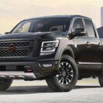 Si buscas un rival directo japonés, la Nissan Titan es la alternativa más cercana a la Tundra. Su motor V8 de serie con 400 caballos y 413 lb./ft. de par supera a gran parte de sus rivales en potencia base. Eso sí, su precio inicial es más elevado, situándose por encima de la Tundra, lo que limita su volumen de ventas. Sin embargo, ofrece un gran nivel de equipamiento de serie y una experiencia de conducción destacada que justifican, en parte, su coste.