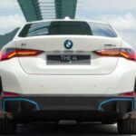 El Jaguar F-Type ha sido un coche deportivo bien valorado en cuanto a diseño y prestaciones, pero su fiabilidad ha sido un tema de preocupación. A pesar de su atractivo visual y su potente motor, muchos propietarios han experimentado fallos mecánicos y problemas eléctricos, lo que genera una gran preocupación sobre la longevidad del modelo. Además, su eficiencia de combustible no es la mejor, lo que lo hace aún menos atractivo para los compradores de hoy en día. Si buscas una alternativa más confiable, el Chevrolet Corvette es una opción destacada que ofrece un gran rendimiento con una fiabilidad superior.