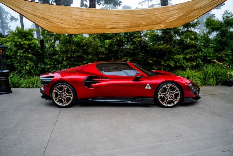 Alfa Romeo 33 Stradale en Monterey - 00001