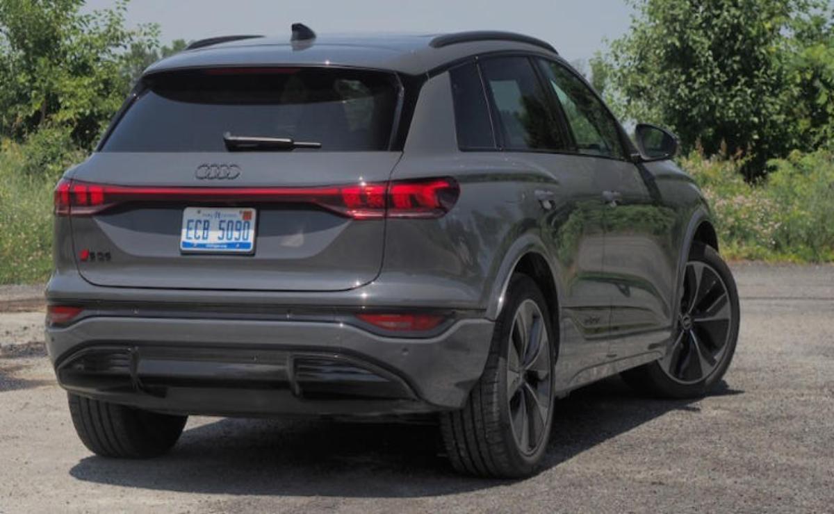 Audi SQ6 e-tron 2025: El SUV Eléctrico que Transforma el Lujo con Tecnología Premium y Diseño Sobrio.