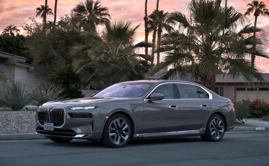 BMW 2026: ¡Grandes descuentos de hasta $9,900 en modelos eléctricos y híbridos!