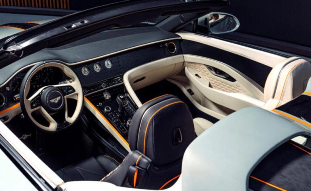 Bentley Batur Convertible: lujo extremo con alma de coche de carreras.