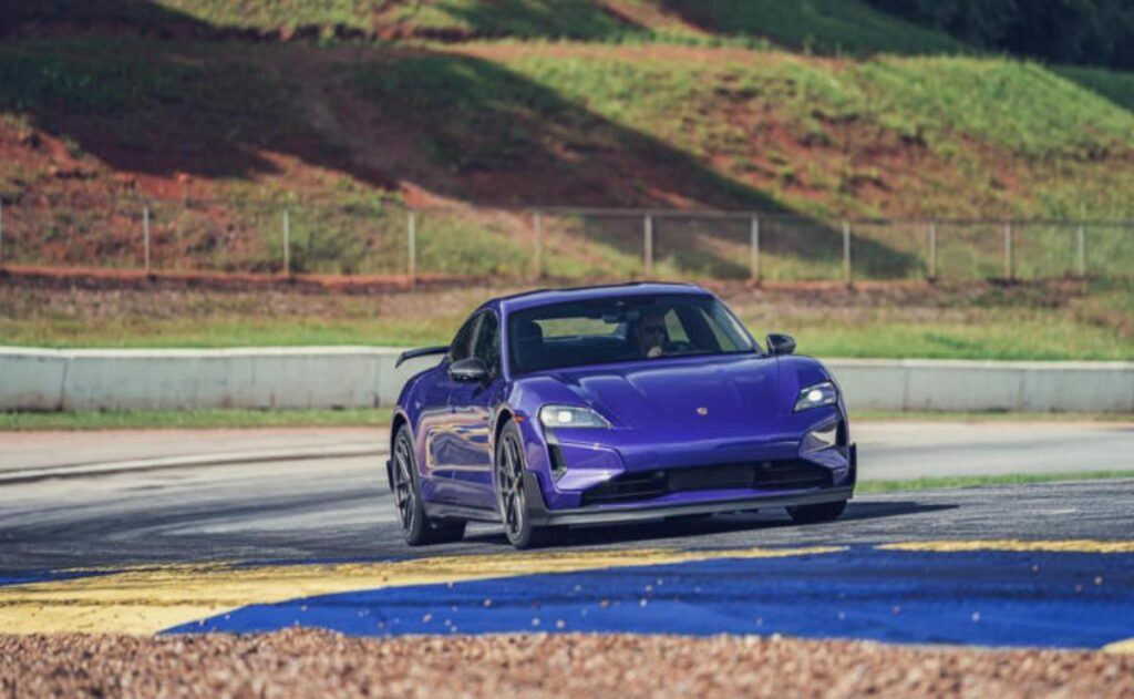 ¿Puede Cadillac desafiar a Tesla y Porsche con un sedán eléctrico de alto rendimiento?