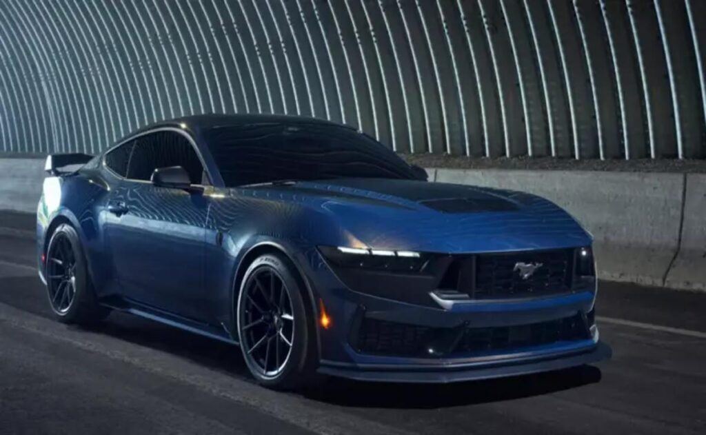 Charger Sixpack vs Mustang V8: ¿Quién ganará el duelo de los muscle cars en 2026?