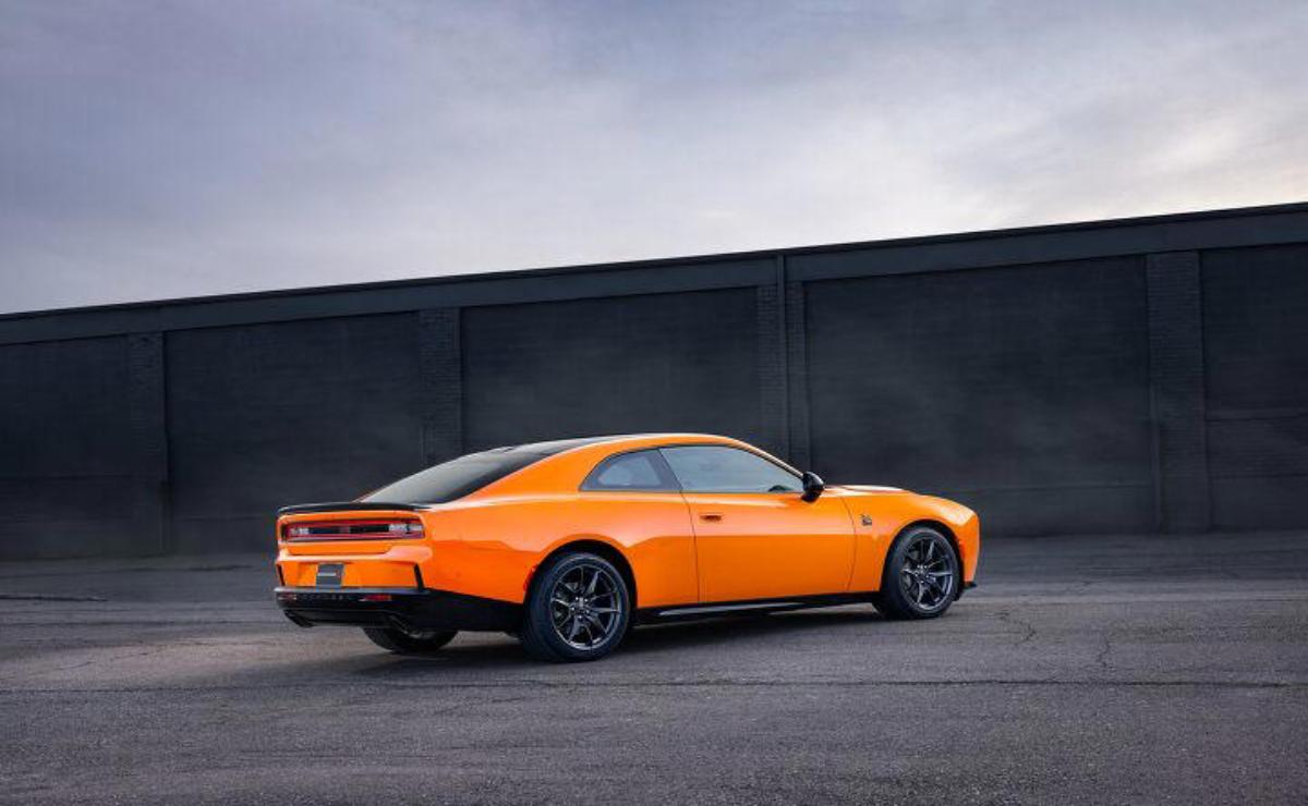 Dodge Charger Scat Pack y R/T 2026: Más Potencia, Menos Baterías y Sin Compromisos.