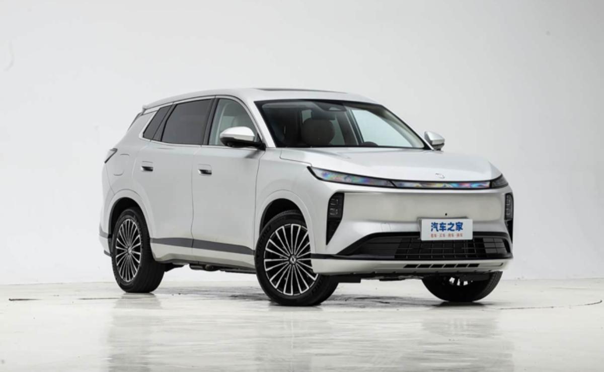 El Dongfeng Aeolus L8 PHEV: El híbrido chino que promete 2.250 km de autonomía y carga ultra rápida.