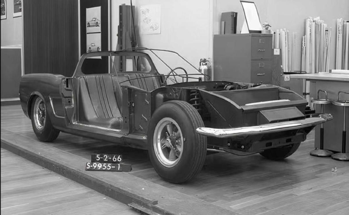 Ford una vez construyó un Mustang con motor central… pero nunca llegó a las calles.